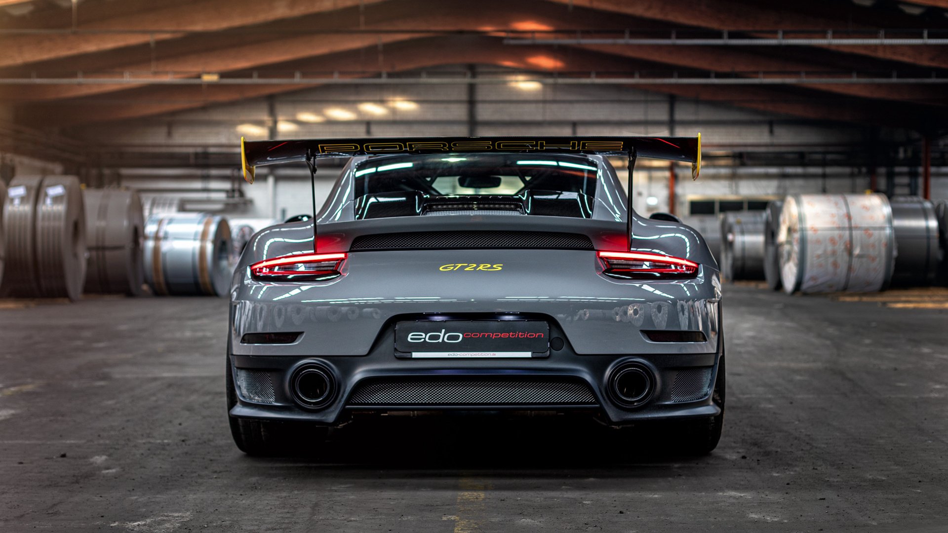 爱游戏综合娱乐-球队客场作战稳定发挥成功拿下一场关键胜利提升士气，球队主客场